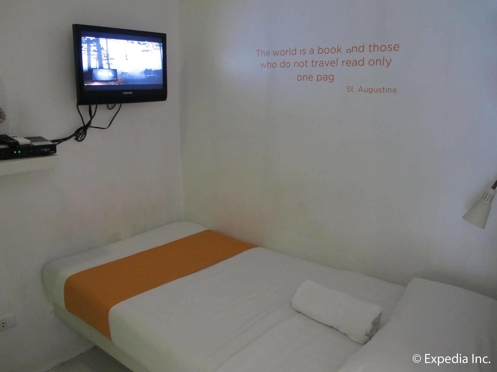 Islands Stay Hotels - Uptown Cebu Exterior photo