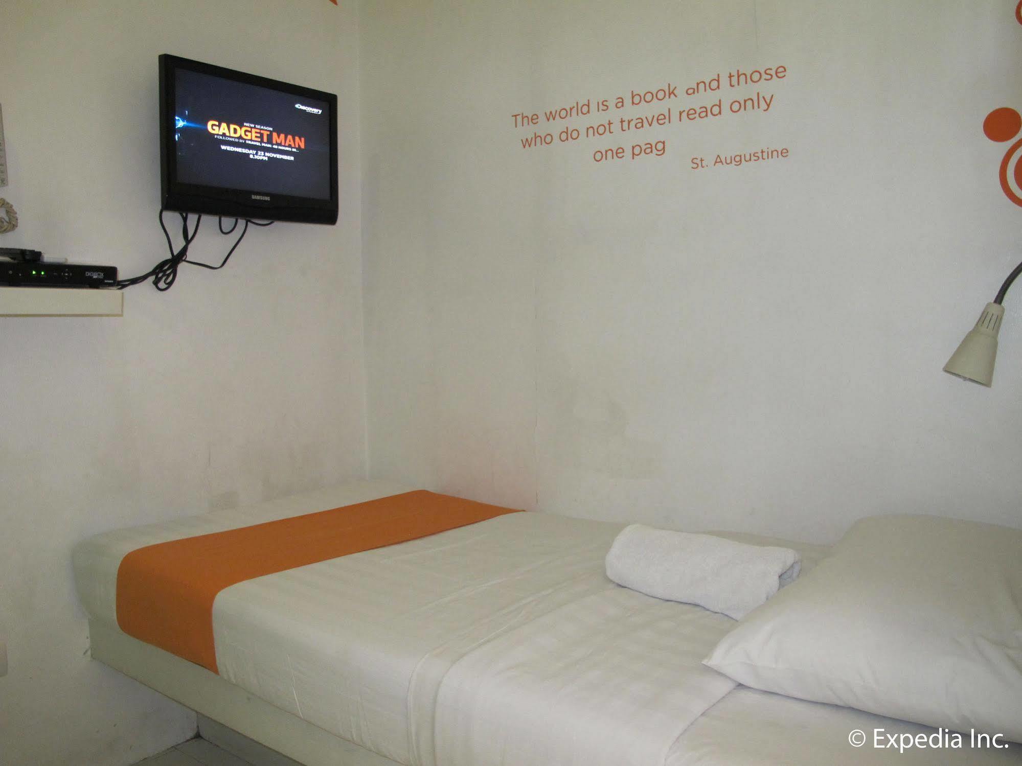 Islands Stay Hotels - Uptown Cebu Exterior photo
